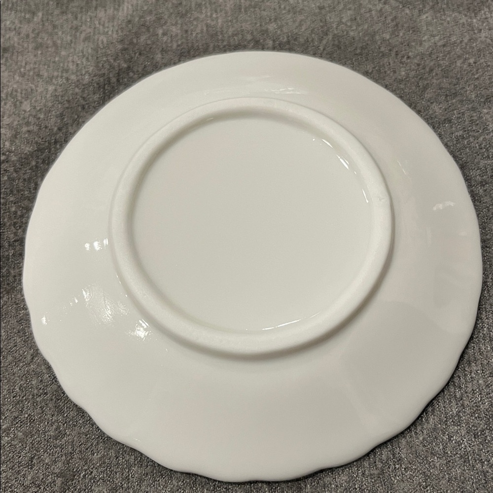 Set of 4 Saucers-Blue Floral w/Gold Rim - Picture 4 of 7